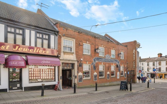 18 Market Place & 4 The Horsefair, Hinckley, Leicester LE10 1NT 1