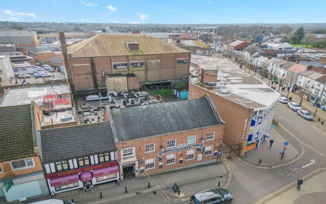 18 Market Place & 4 The Horsefair, Hinckley, Leicester LE10 1NT 1