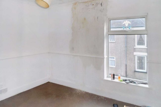 33 Julian Street, Grimsby, South Humberside, DN32 8BG 9