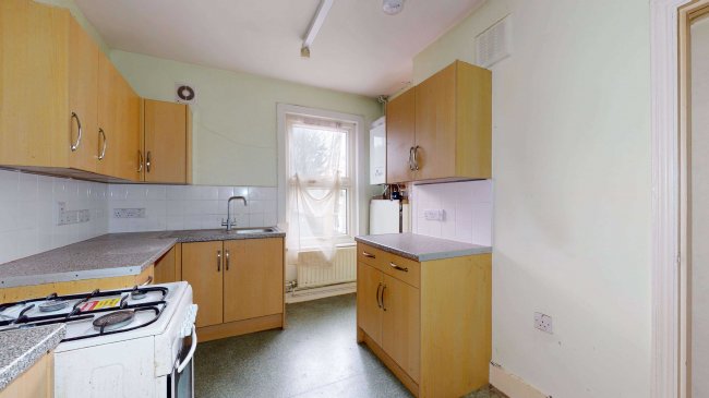 33 Park Grove, Stratford, London, E15 3QT 5