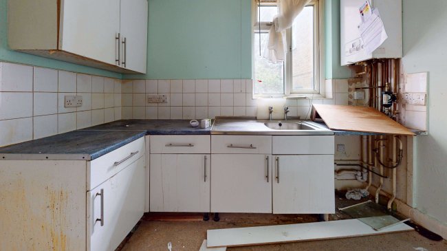 33 Park Grove, Stratford, London, E15 3QT 5