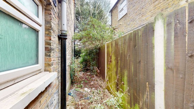 33 Park Grove, Stratford, London, E15 3QT 5