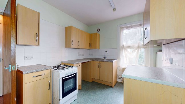 33 Park Grove, Stratford, London, E15 3QT 5