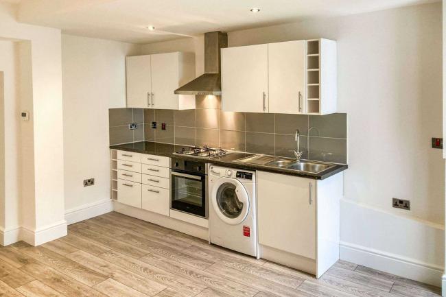 Flat 1, 121 Queen Mary Road, Upper Norwood, London, SE19 3NL 4