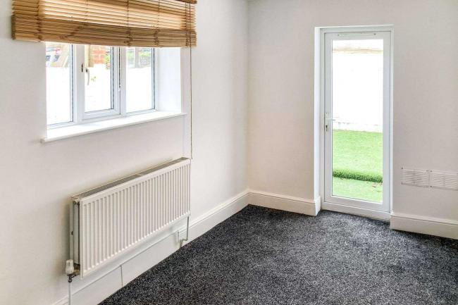 Flat 1, 121 Queen Mary Road, Upper Norwood, London, SE19 3NL 4