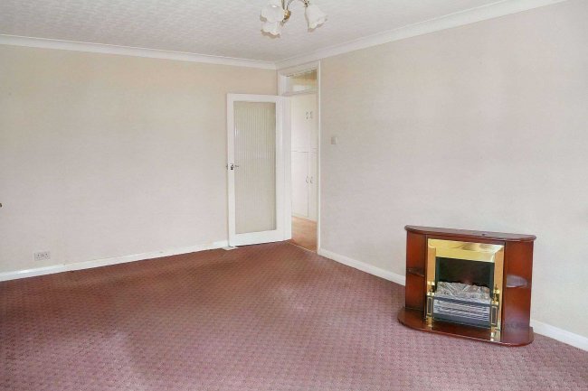 35 Imperial Gardens, Mitcham, Surrey CR4 1ER 6