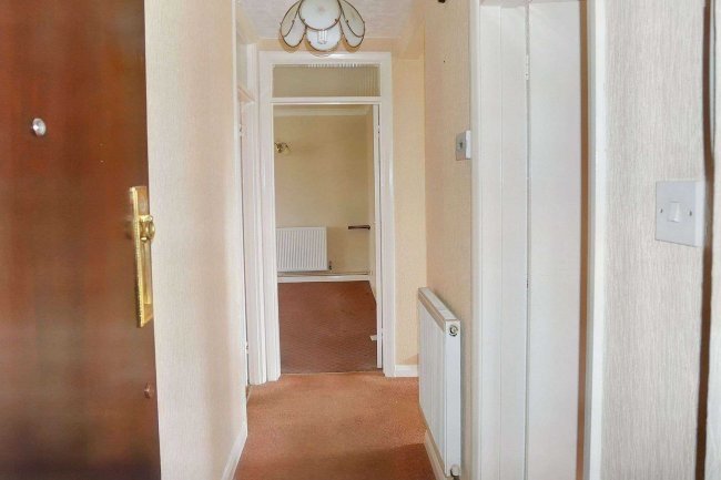 35 Imperial Gardens, Mitcham, Surrey CR4 1ER 6