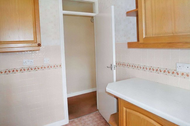 35 Imperial Gardens, Mitcham, Surrey CR4 1ER 6