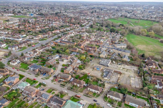 Beachs Drive, Chelmsford, CM1 2NJ 2