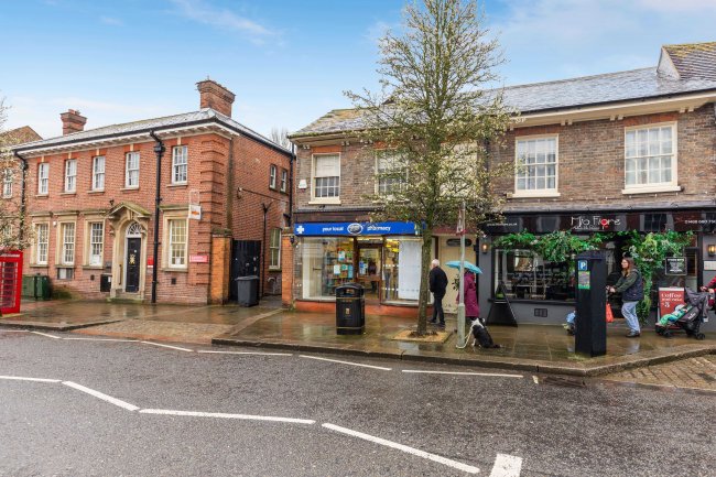 125 High street, Hungerford Berkshire, RG17 0DL 1