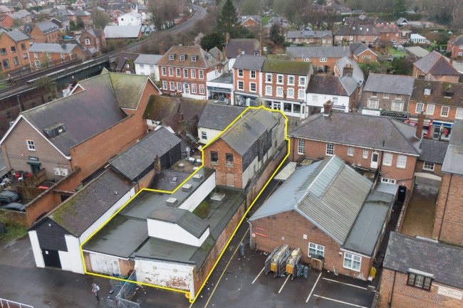 125 High street, Hungerford Berkshire, RG17 0DL 1