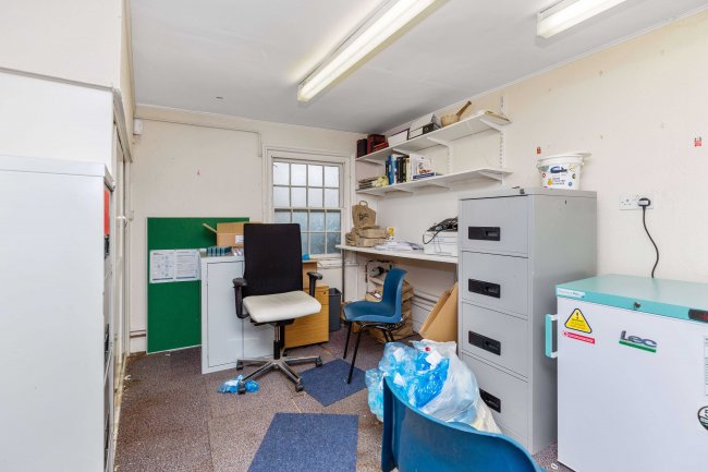 125 High street, Hungerford Berkshire, RG17 0DL 1