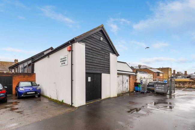 125 High street, Hungerford Berkshire, RG17 0DL 1