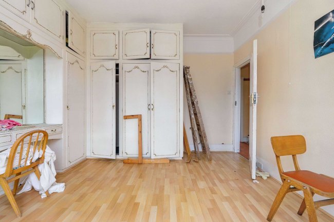 43 Hazelwood Lane, Palmers Green, London, N13 5EZ 3