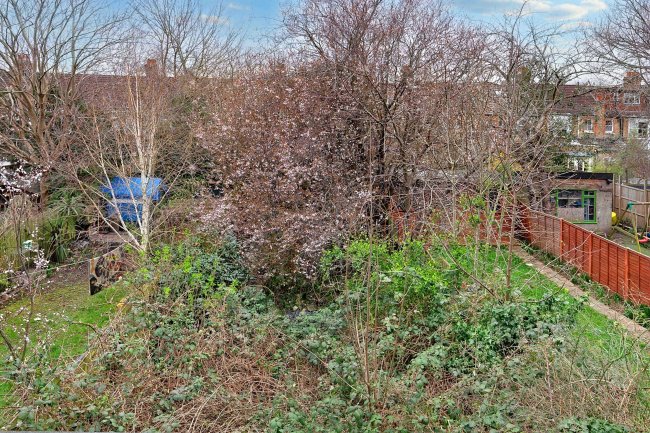 43 Hazelwood Lane, Palmers Green, London, N13 5EZ 3