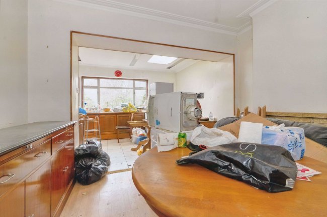 43 Hazelwood Lane, Palmers Green, London, N13 5EZ 3