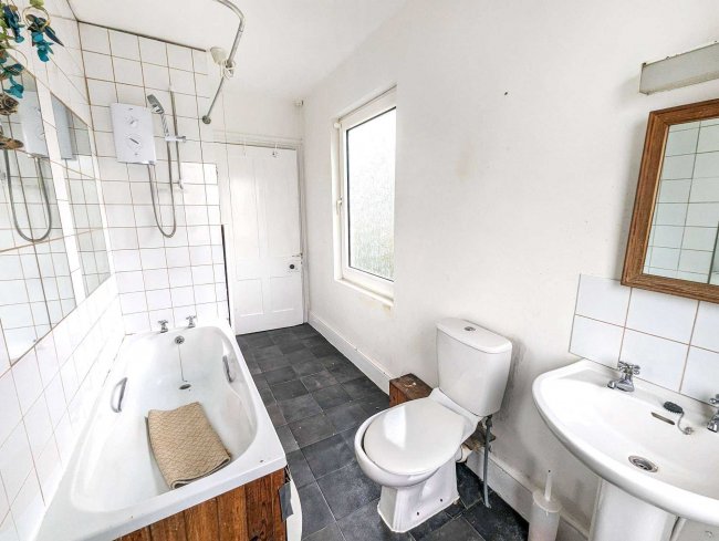 Brookland House, Wallingford Road, Kingsbridge TQ7 1NF 7