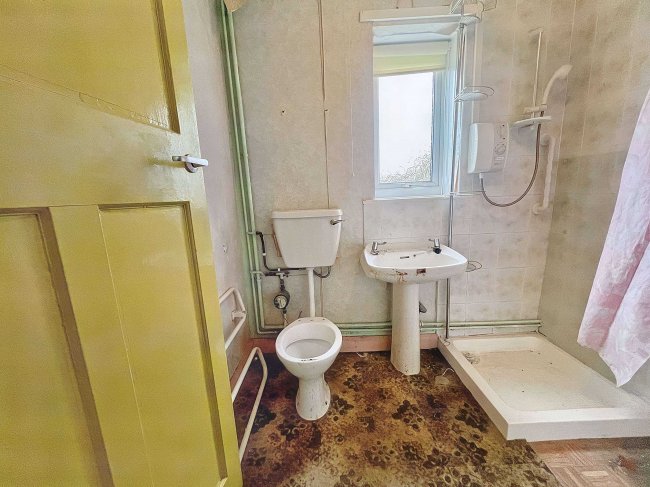 25 Thornton Street, Sutton-in-Ashfield, NG17 5DT 3