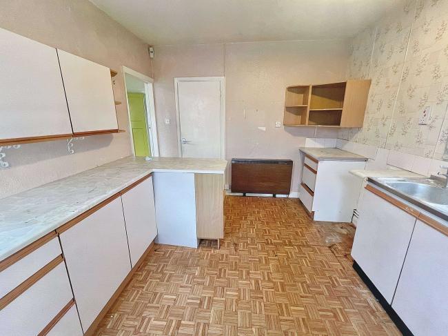 25 Thornton Street, Sutton-in-Ashfield, NG17 5DT 3