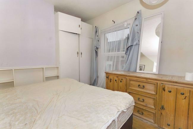 102 Glassbrook Road, Rushden, NN10 9TH 2