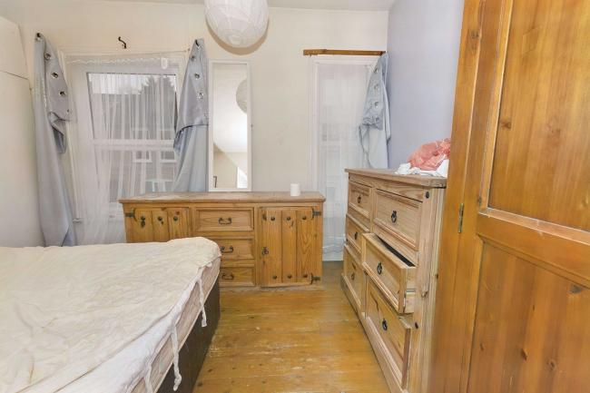 102 Glassbrook Road, Rushden, NN10 9TH 2