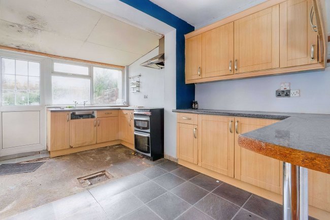 115 Sheringham Avenue, Romford, London, RM7 9DR 10