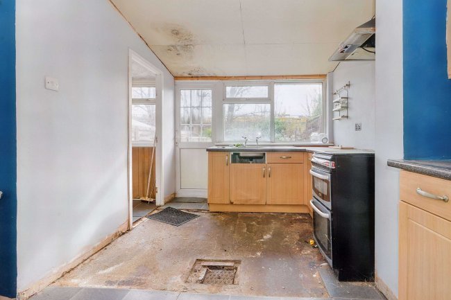 115 Sheringham Avenue, Romford, London, RM7 9DR 10