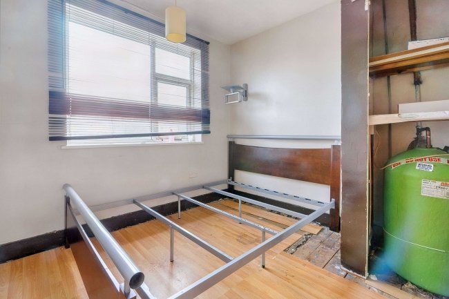 115 Sheringham Avenue, Romford, London, RM7 9DR 10