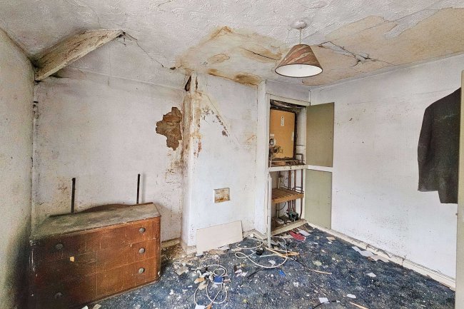 1 Lister Road, Manchester, Greater Manchester, M24 4RB 2