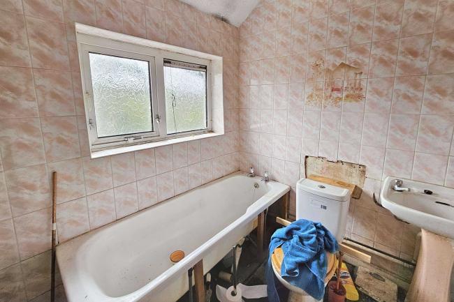 1 Lister Road, Manchester, Greater Manchester, M24 4RB 2