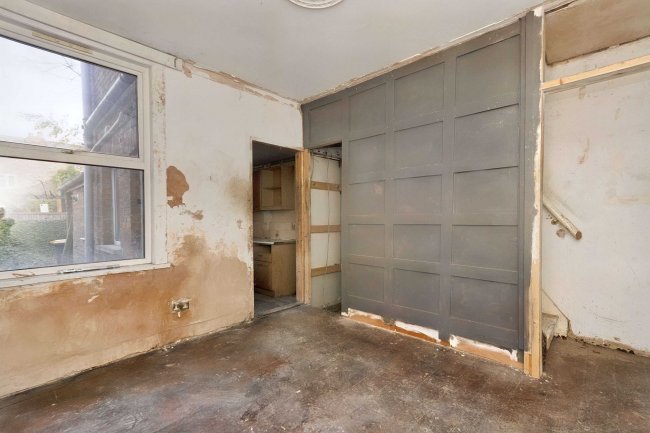 32 St Leonards Street, Bedford, MK42 9BS 10