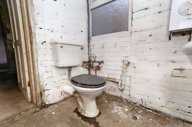 32 St Leonards Street, Bedford, MK42 9BS 10