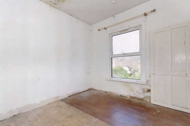 32 St Leonards Street, Bedford, MK42 9BS 10