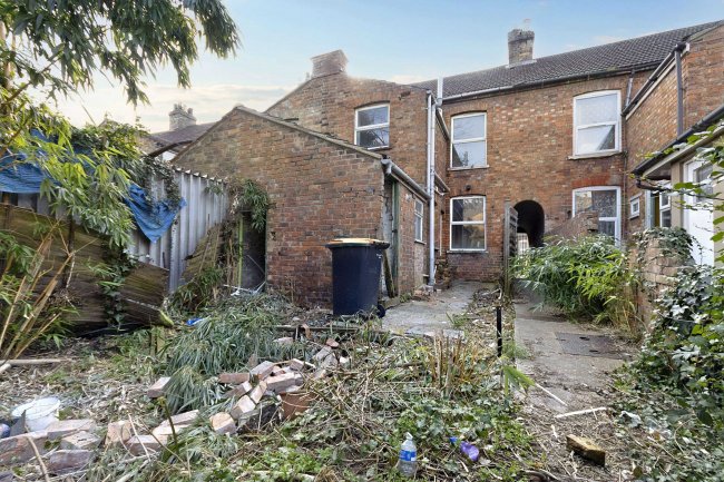 32 St Leonards Street, Bedford, MK42 9BS 10