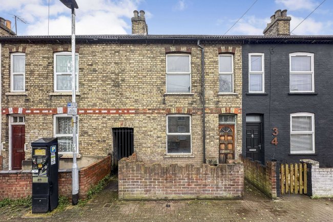 32 St Leonards Street, Bedford, MK42 9BS 10