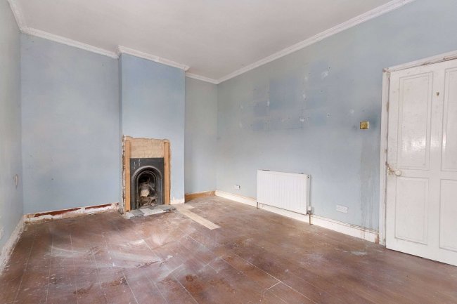 32 St Leonards Street, Bedford, MK42 9BS 10