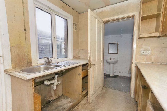 32 St Leonards Street, Bedford, MK42 9BS 10