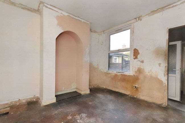 32 St Leonards Street, Bedford, MK42 9BS 10