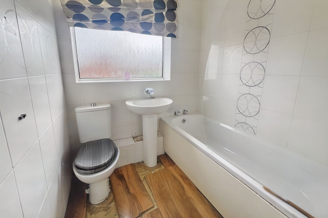 14 Johnson Drive, Heanor, Derbyshire, DE75 7SR 1