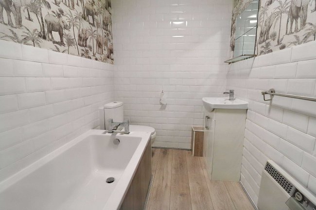 7 Birchwood, Whitburn Terrace, East Boldon, Tyne & Wear, NE36 0TF 6