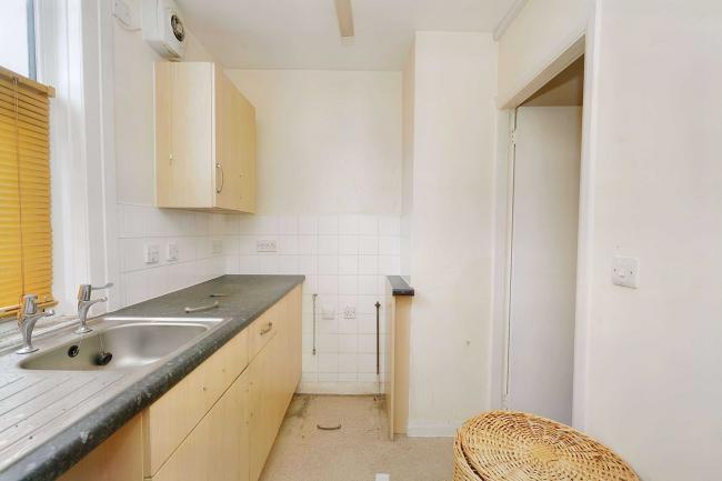 8a Back Conway Street, Leeds, LS8 5JG & 8b Conway Drive, Leeds, LS8 5JF 4