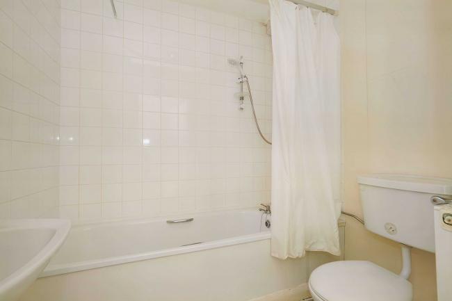 8a Back Conway Street, Leeds, LS8 5JG & 8b Conway Drive, Leeds, LS8 5JF 4