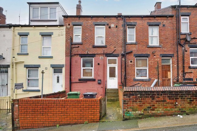 8a Back Conway Street, Leeds, LS8 5JG & 8b Conway Drive, Leeds, LS8 5JF 4