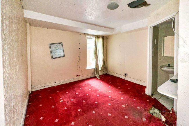 49 Withnell Road, Blackpool FY4 1HE 5