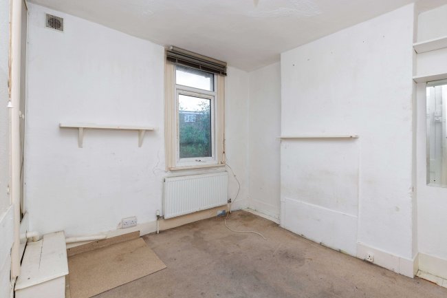 36 West Street, Croydon, CR0 1DJ 2