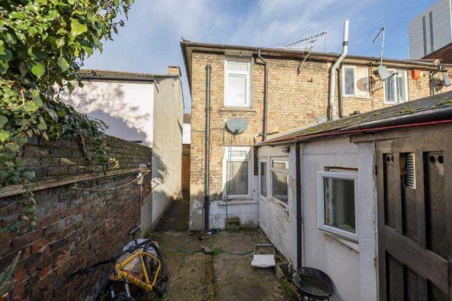 36 West Street, Croydon, CR0 1DJ 2