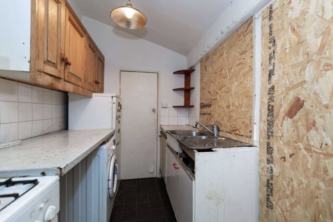 36 West Street, Croydon, CR0 1DJ 2