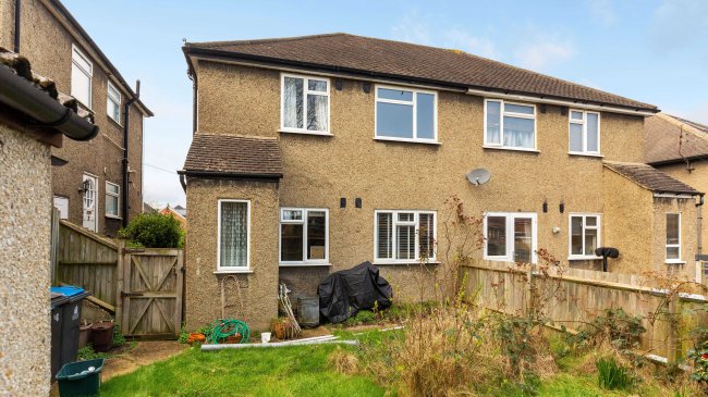 16 Villiers Close, Surbiton, Surrey KT5 8DL 8