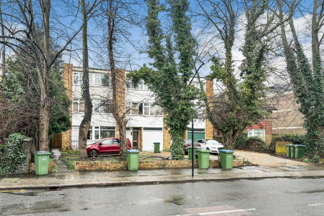 47 Kidbrooke Park Road, Blackheath, London, SE3 0EQ 7