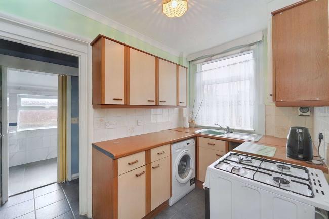 3a Springfield Road, Windsor, Berkshire, SL4 3PW 6